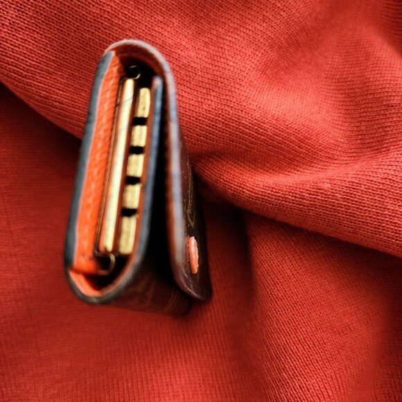Louis Vuitton Monogram 4 Key Holder - Picture 3 of 12